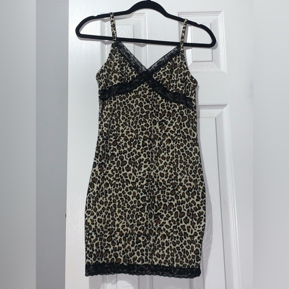 Dresses & Skirts - Leopard print dress